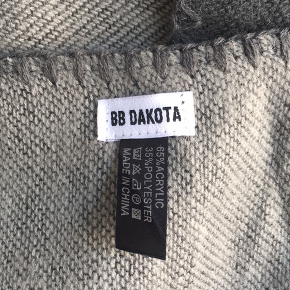 Reversible BB Dakota Poncho - Picture 2 of 5